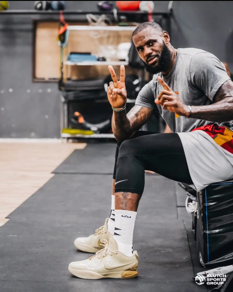 LeBron James в его именных кроссовках Nike LeBron 21