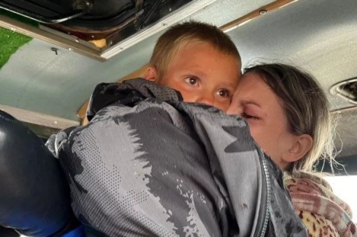    «Счастлива, что Марк рядом», - говорит сейчас его мама и крепко обнимает.