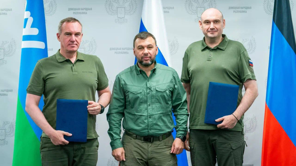    Врио губернатора Югры подписал соглашение с главой ДНР во время визита в Донбасс
