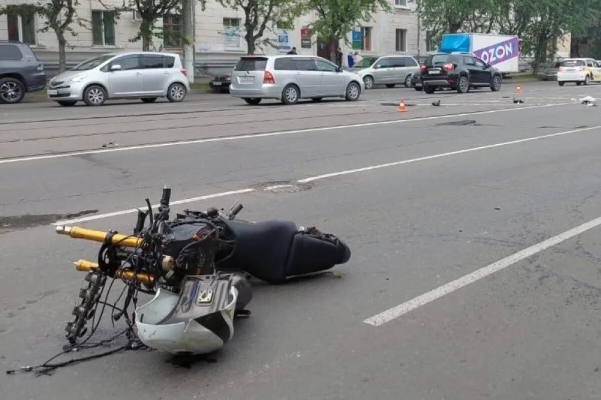    В Комсомольске-на-Амуре автобус насмерть сбил байкера, пассажир в больнице