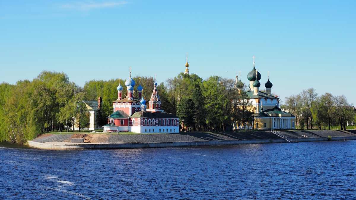 Панорама Углича с Волги