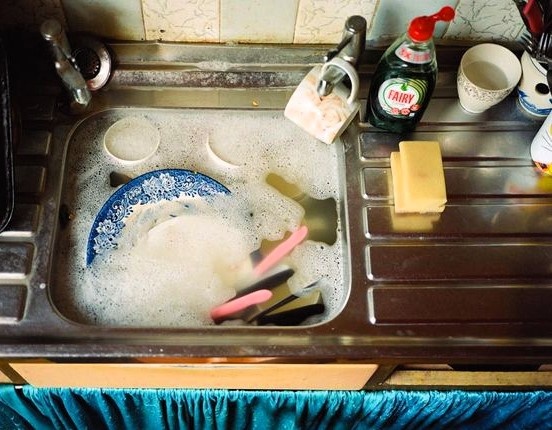 Каждый из нас однажды столкнулся с вопросом: как пробить засор в трубе.