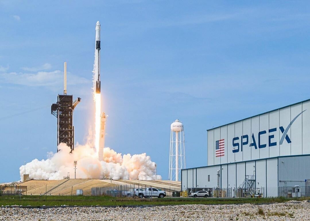 Старт ракеты И.Маска.  фото: картинки  яндекса.