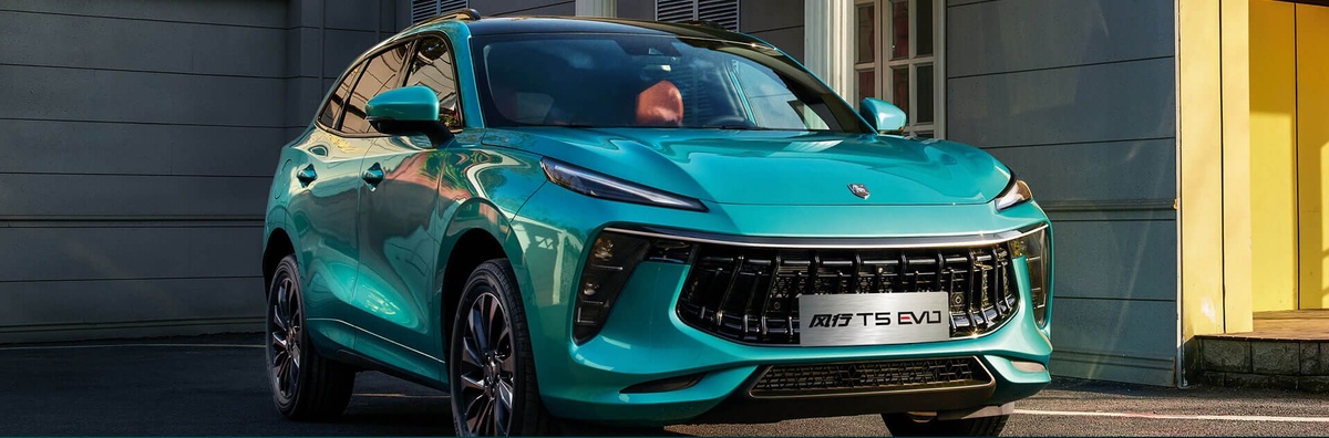 Forthing T5 EVO. Фото с официального сайта Dongfeng Motor Corporation.