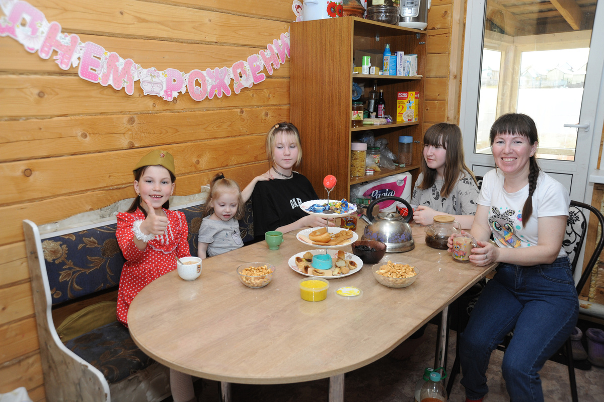 Сестренки Ибрагимовы всегда друг за дружку горой. Фото Рината РАЗАПОВА