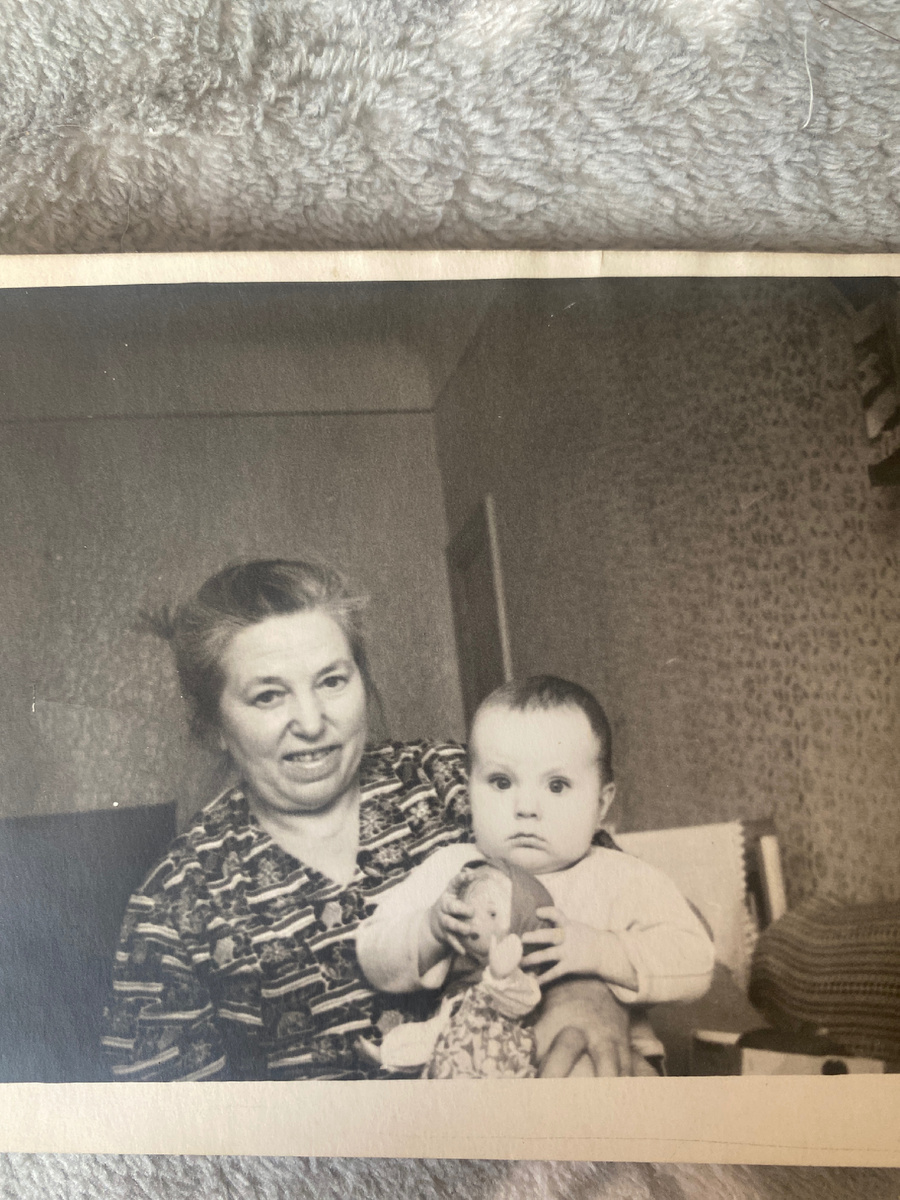Я с бабушкой 