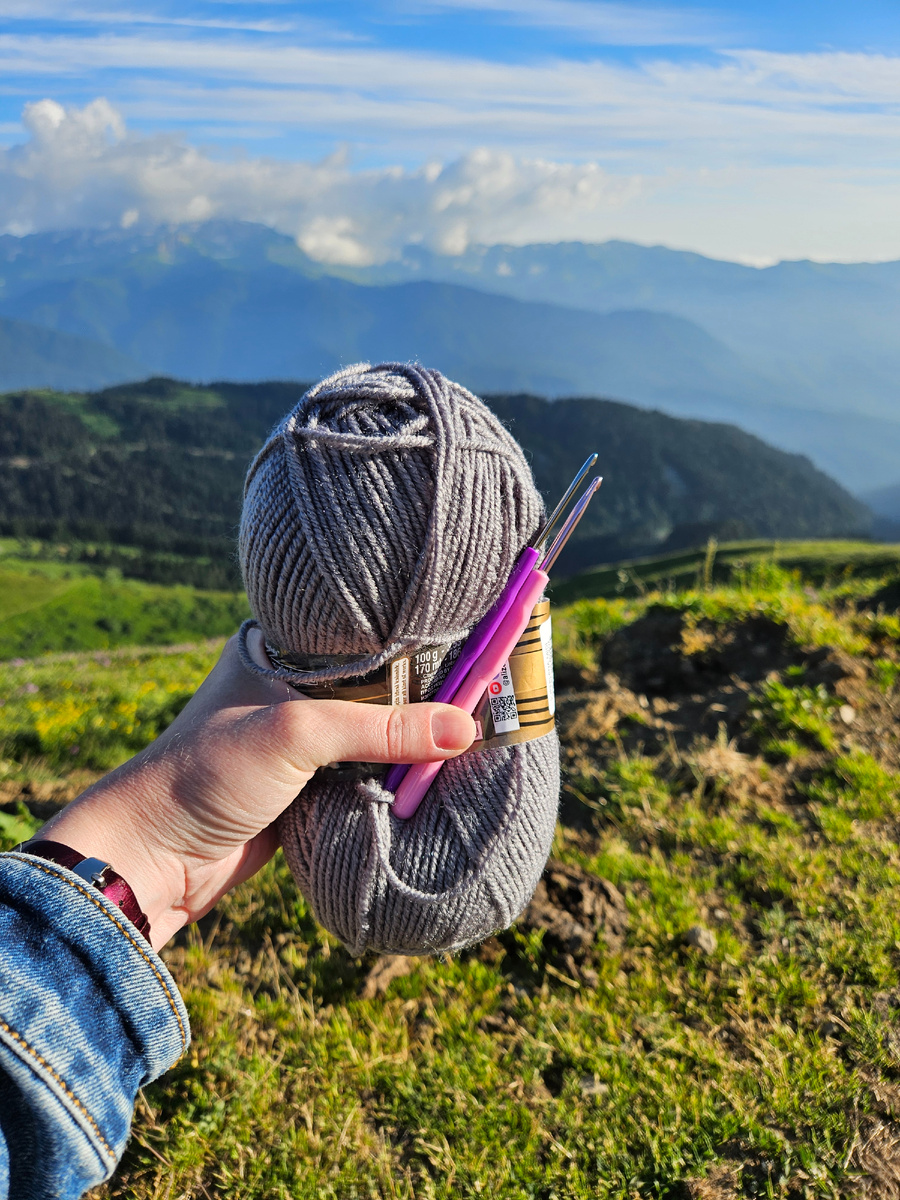 Горы - уютное место для вязания