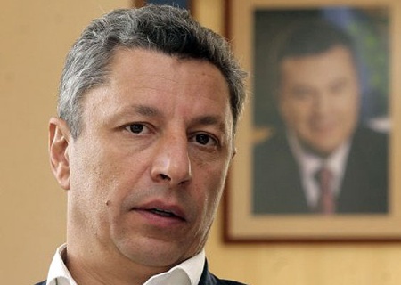    Зеленский намерен отобрать государственные награды у Азарова, Табачника, Ефремова. Напуганный Бойко - за