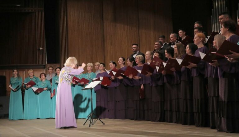    «Четверги у Ростроповичей». 18 июля выступит Оренбургский муниципальный камерный хор Кристина Просвиркина