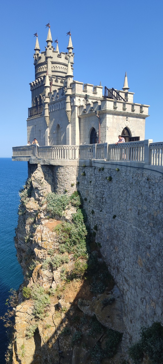 Дворец-замок «Ласточкино гнездо»