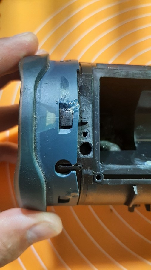 Клей на корпусе