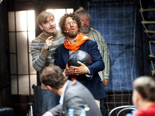    Сцена из спектакля «12» Никиты Михалкова //Фото предоставлено Ростовским государственным музыкальным театром