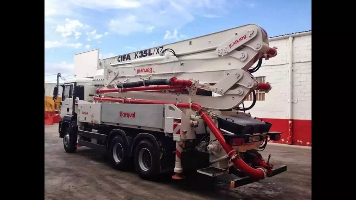 Бетононасос от 2 000 Руб в час в Москве и Московской области