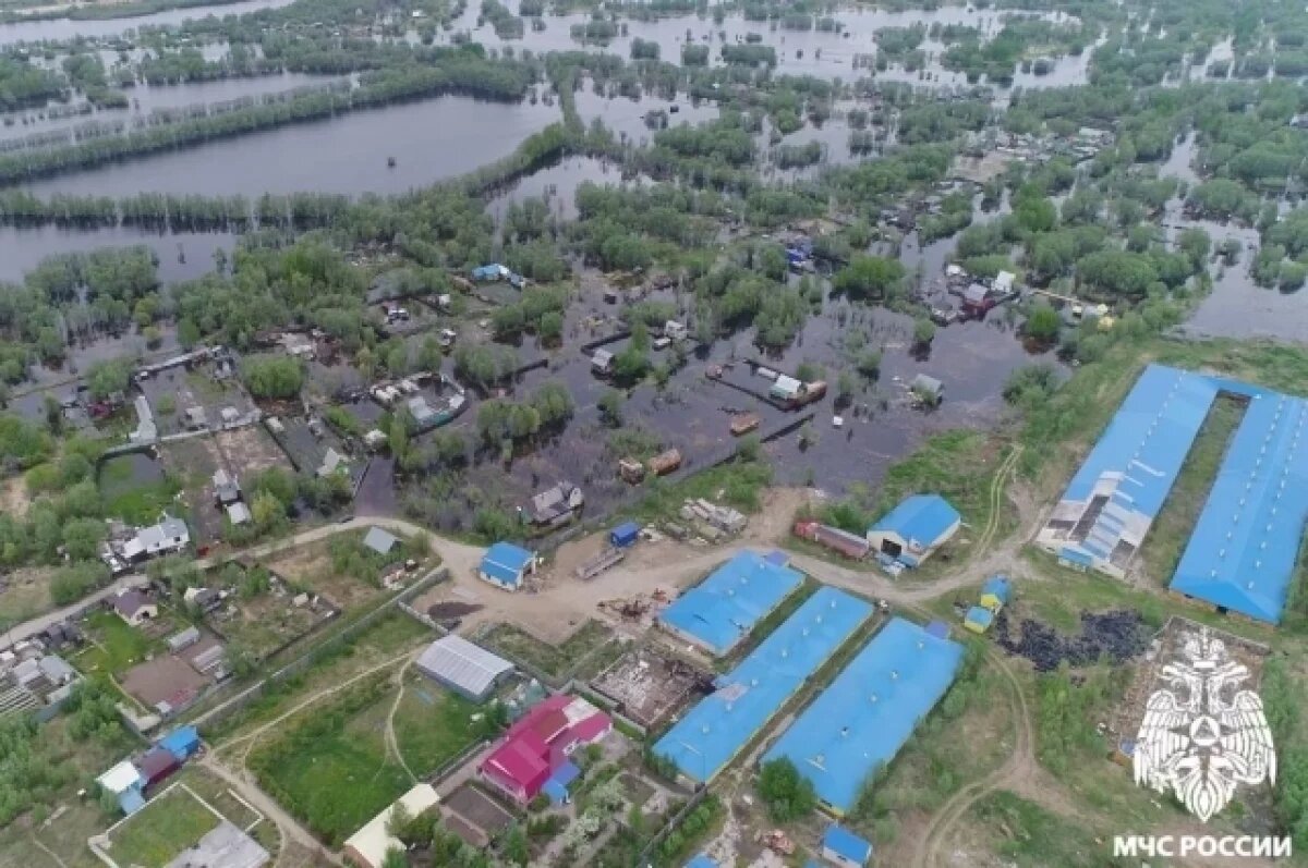    Пострадавшим от воды жителям оказывают необходимую помощь.