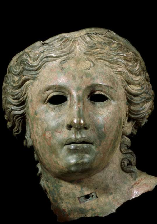 Голова бронзовой статуи богини Анахиты в образе Афродиты или Артемиды. I в. до н.э. Найдена возле города Сатала в Малой Армении.