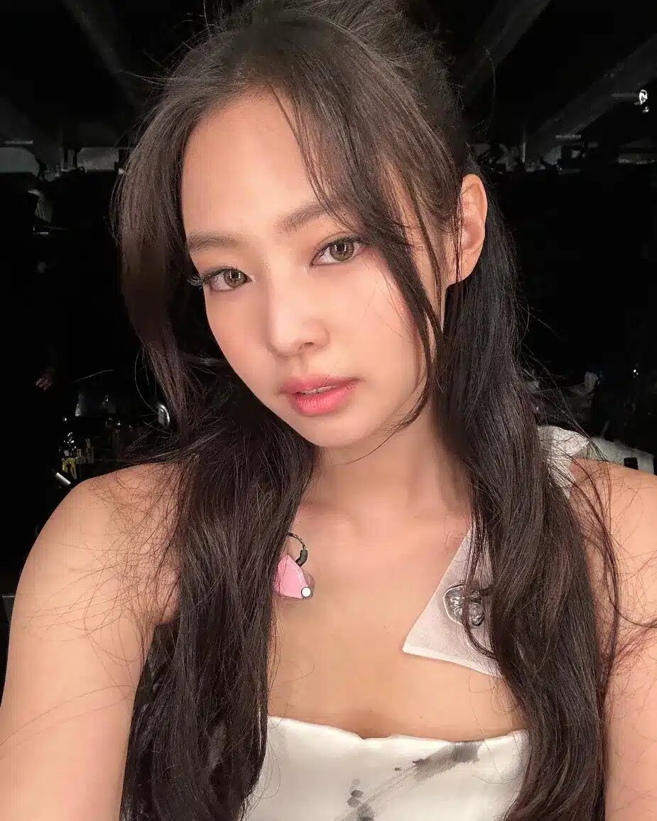   @jennierubyjane