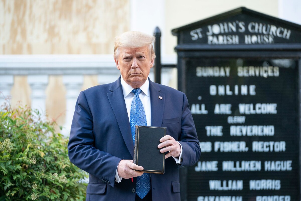    (cc) White House