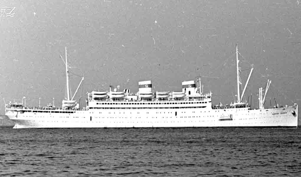 Пассажирский лайнер "Адмирал Нахимов"