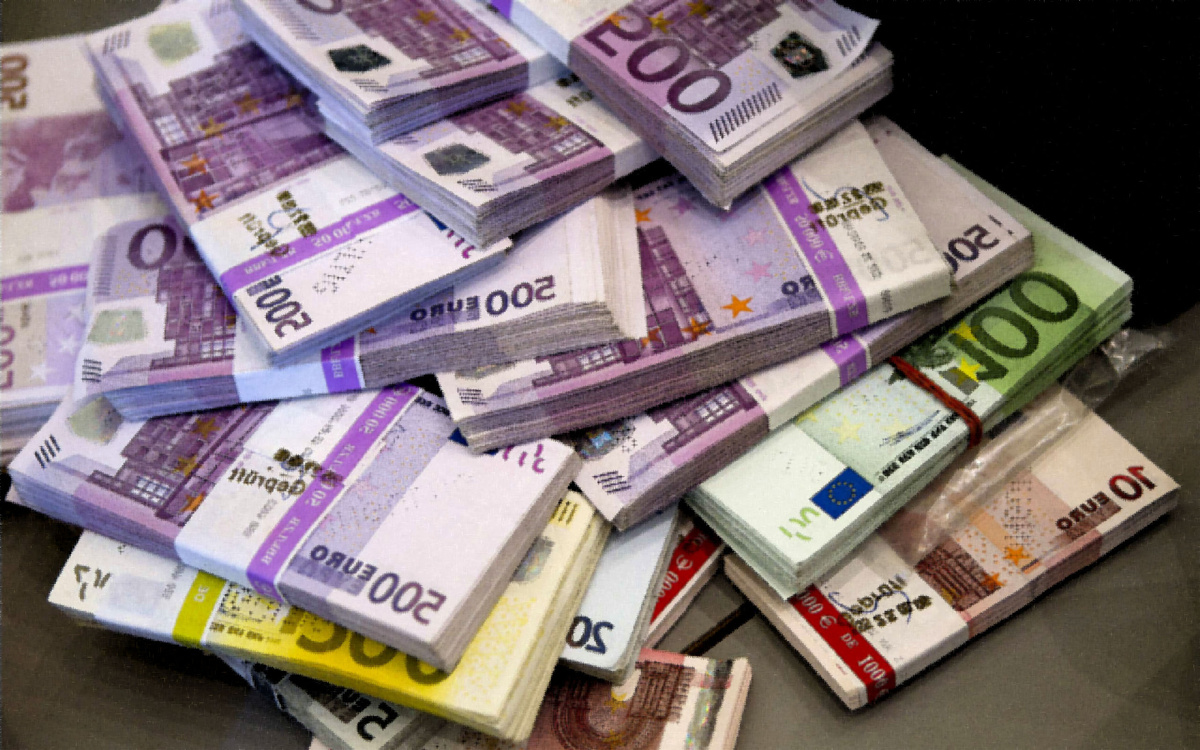 С наличными деньгами нужно быть аккуратным...