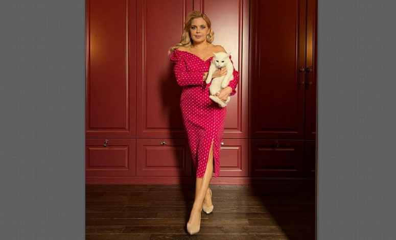 Пегова, конечно, красивая и талантливая, но, на мой взгляд, не является патриотом РФ,