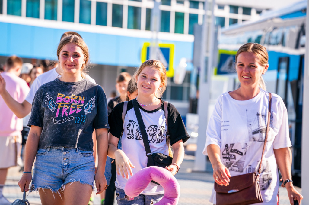    Югра встретила детей из Макеевки