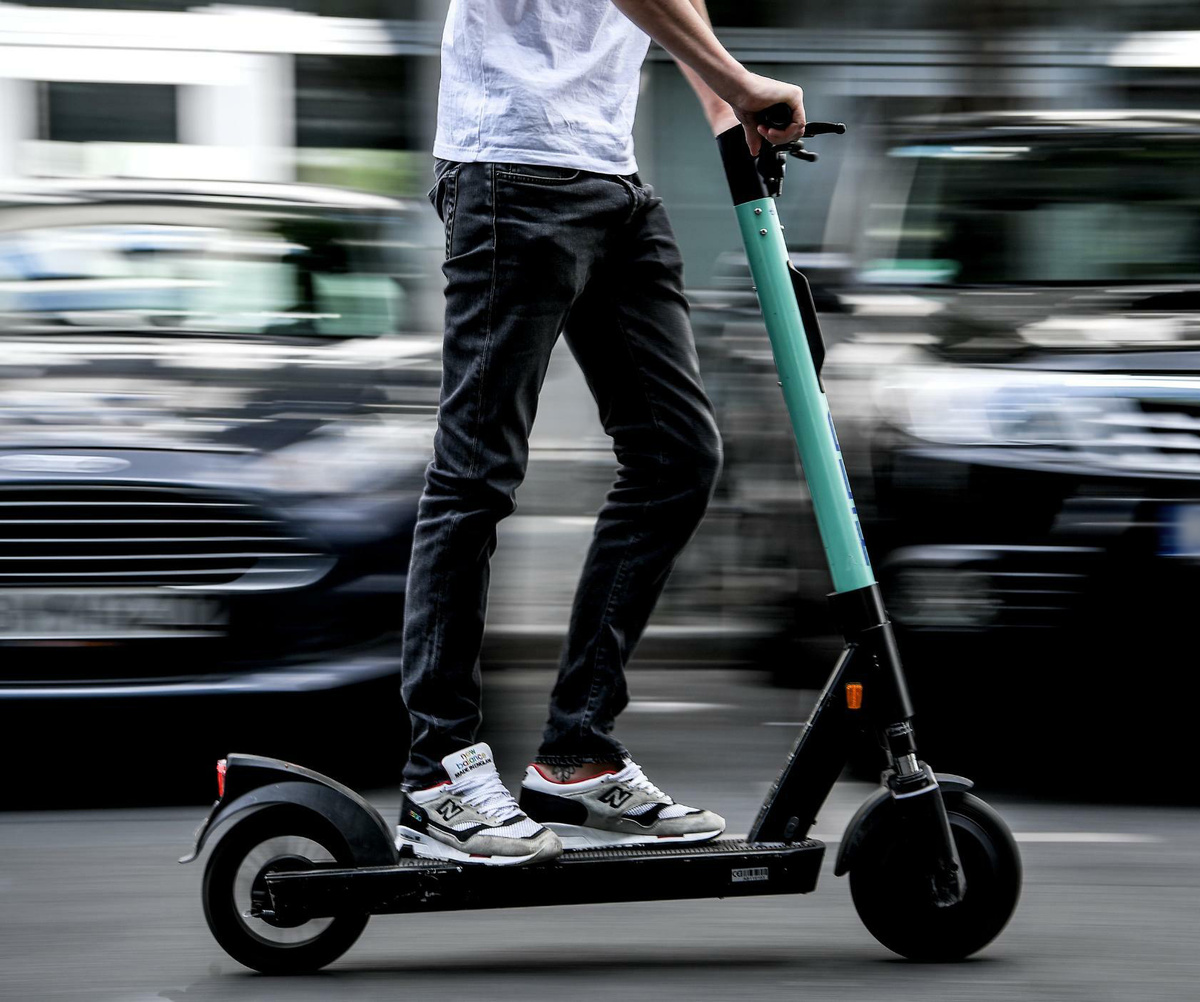 К СИМ относятся электросамокаты, гироскутеры и моноколеса. 