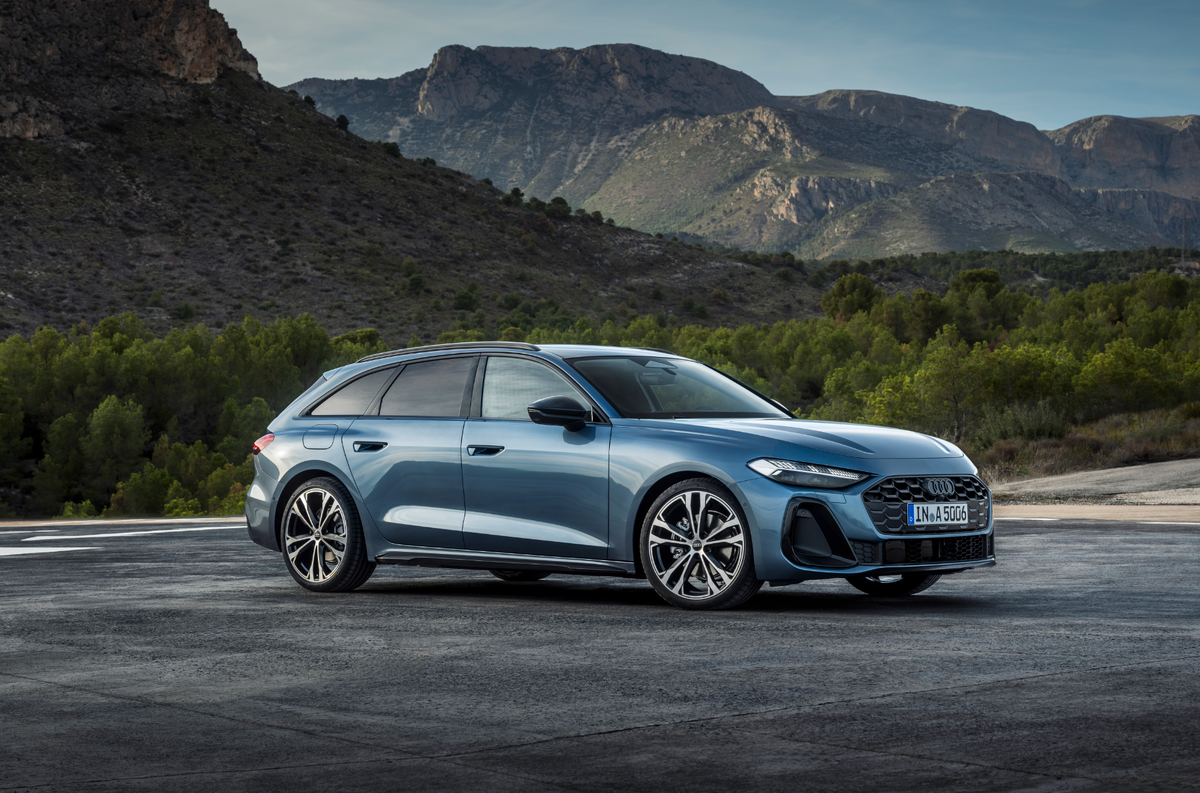 Компания Audi продолжает радовать своих поклонников новыми моделями, и на этот раз не стала исключением. Недавно была представлена новая версия популярной модели Audi A5 в кузове универсал.


Почему именно универсал? Этот вопрос задают многие поклонники марки. Однако, компания Audi решила пойти на встречу потребностям своих клиентов, предложив им универсальный вариант популярной модели. Универсал представляет собой идеальное сочетание комфорта, стиля и функциональности. Благодаря увеличенному объему багажника, новая Audi A5 универсал стала еще более практичной и удобной для повседневного использования.
А также как стало известно, компания Audi находится в процессе ребрендинга и теперь A4 - это A5. Так что перед вами по сути A4 в кузове B10, которую теперь именуют как A5. А под индексом А4 компания теперь будет выпускать "электричку".



Когда ждать новую модель на рынке? Пока точной даты выхода новой Audi A5 не называется, однако, предполагается, что она её запуск в серийное производство ожидается к концу 2025 года. Многие ждут с нетерпением возможности приобрести этот автомобиль и оценить все его преимущества.



Новая Audi A5  - это не только стильный и современный автомобиль, но и практичный и удобный в использовании. Компания Audi продолжает радовать своих поклонников новыми моделями, и новая Audi A5 стала отличным подтверждением этого. С нетерпением ждем выхода этой модели на рынок и надеемся, что она станет популярной среди автолюбителей.