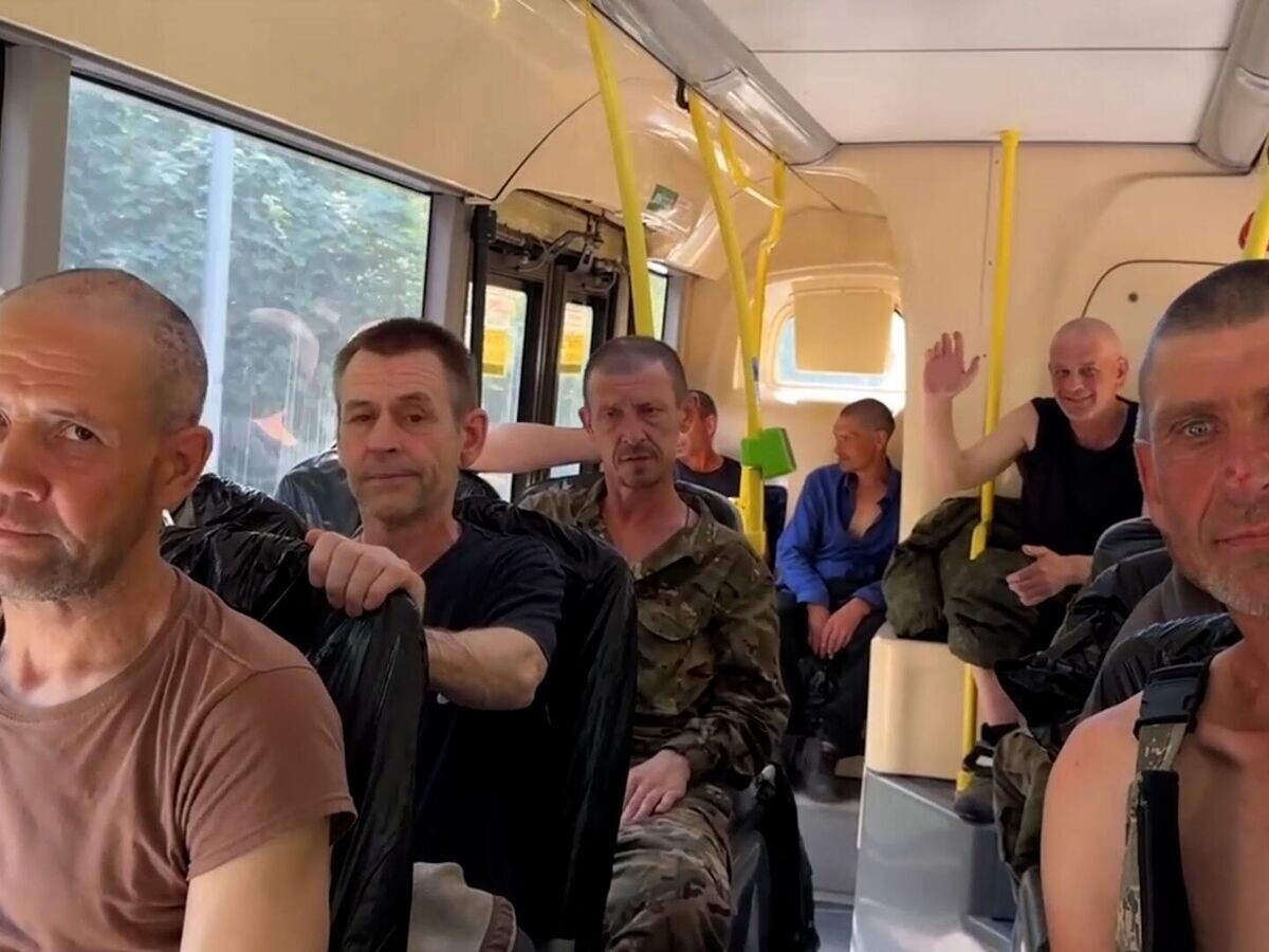    Возвращение из украинского плена 95 российских военнослужащих© Министерство обороны РФ