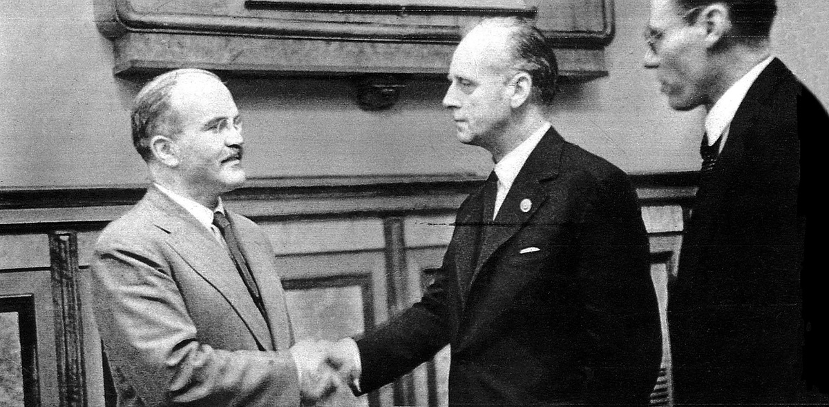 Молотов и Риббентроп