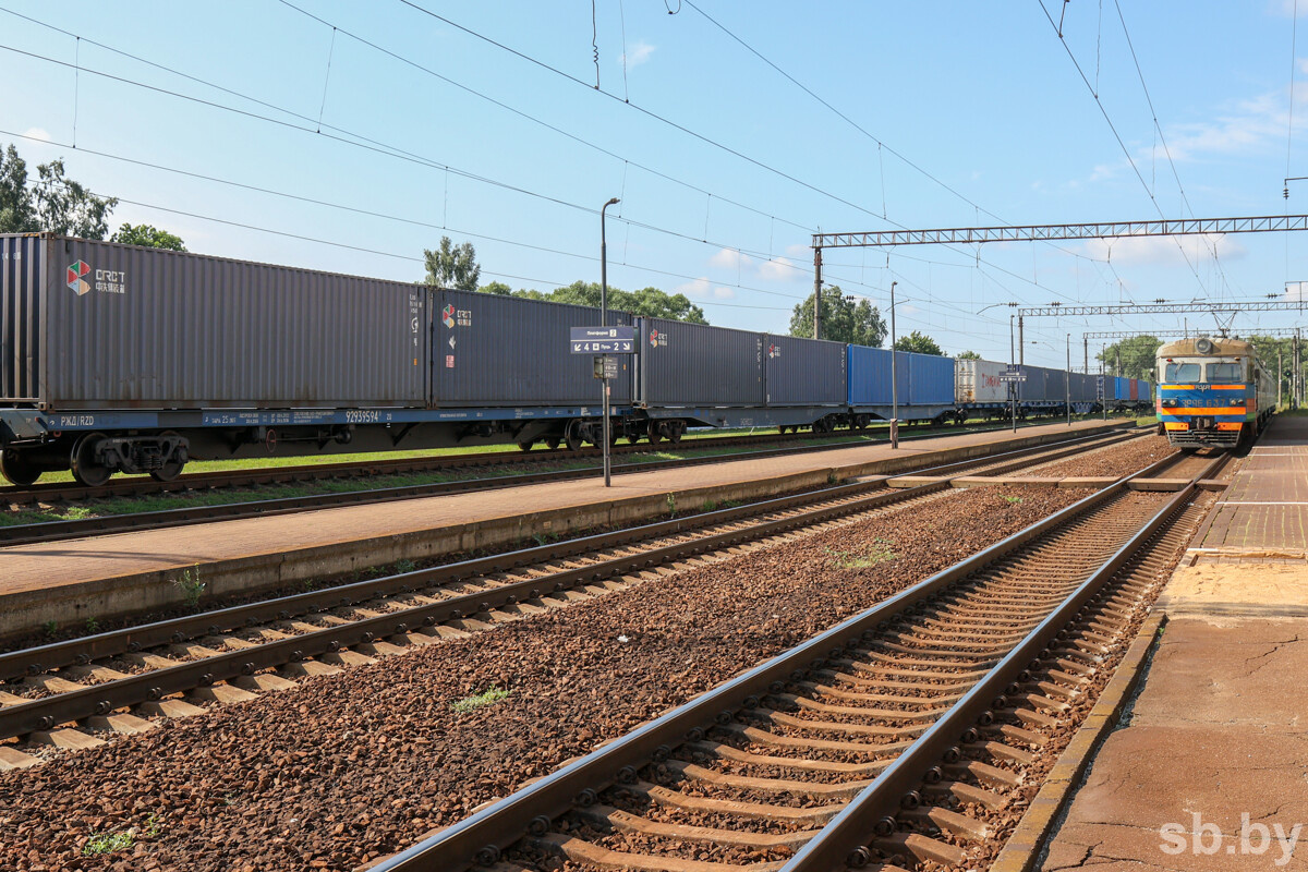    На БЖД рассказали о принимаемых мерах по оперативному устранению последствий урагана