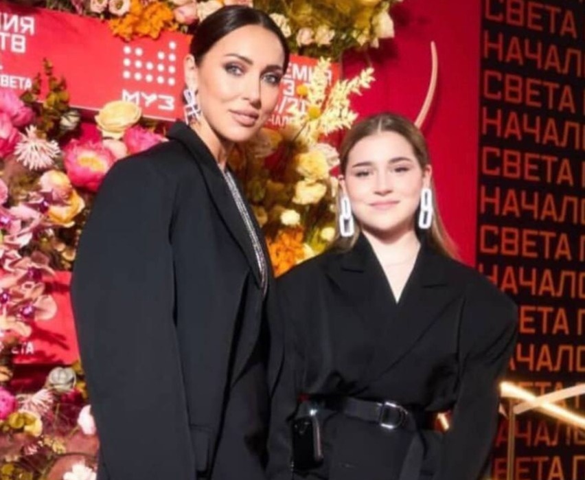   Алсу с дочерью Микеллой. Фото: соцсети Алсу.