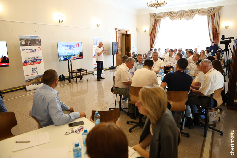    Комплексное улучшение подразумевает формирование комфортной и безопасной среды для разных групп населения, когда на одной территории в порядок приводят дороги,