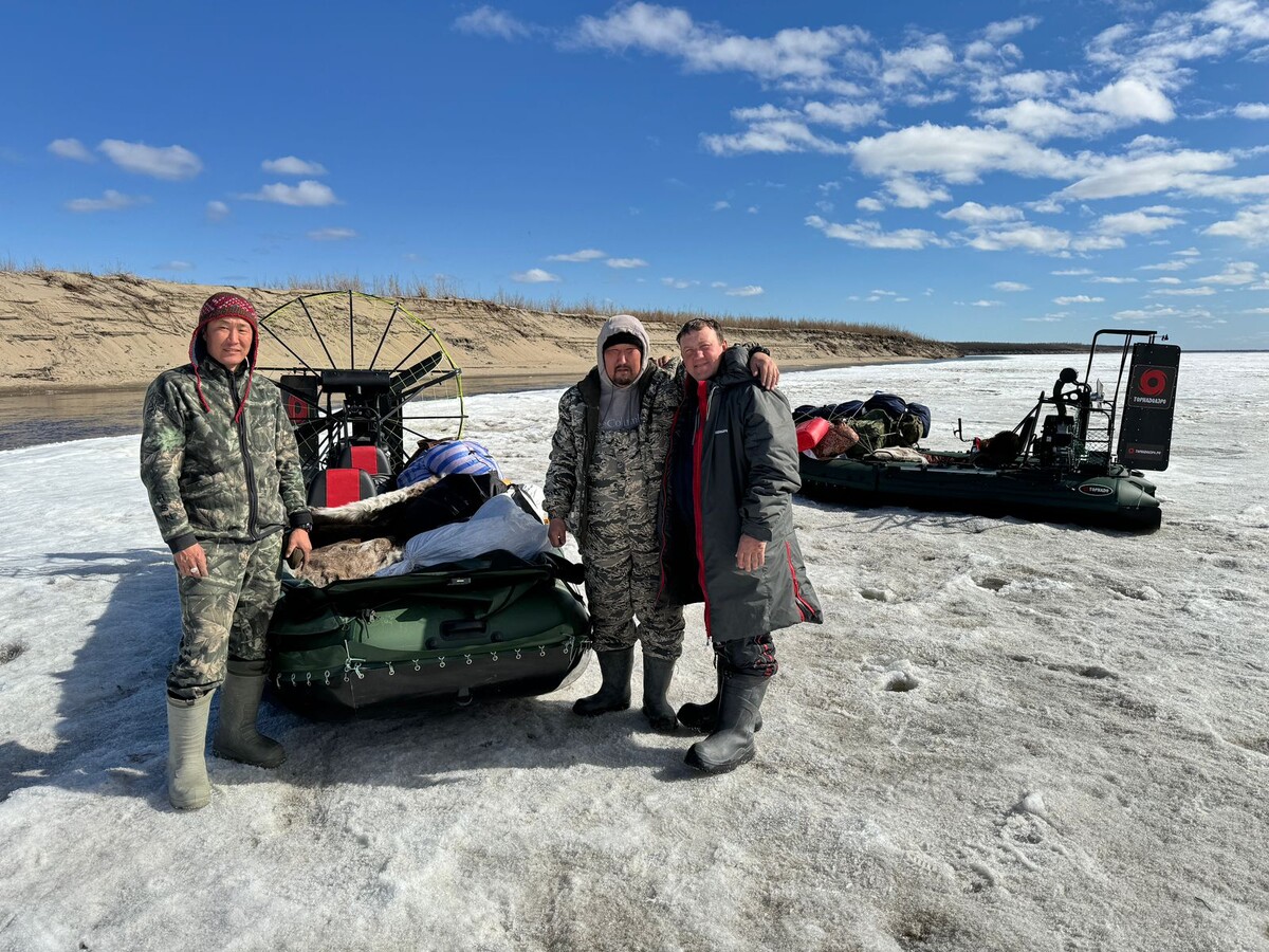  Якутскими друзьями, Семеном и Вячеславом (автор канал "Клевая рыбалка").