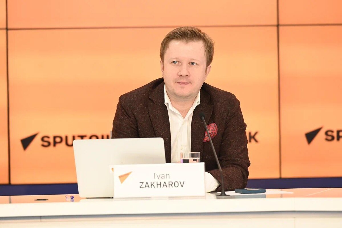 На фото: Иван Захаров, начальник Управления по работе со странами Ближнего и Среднего Востока медиагруппы «Россия сегодня», выпускник ИСАА МГУ