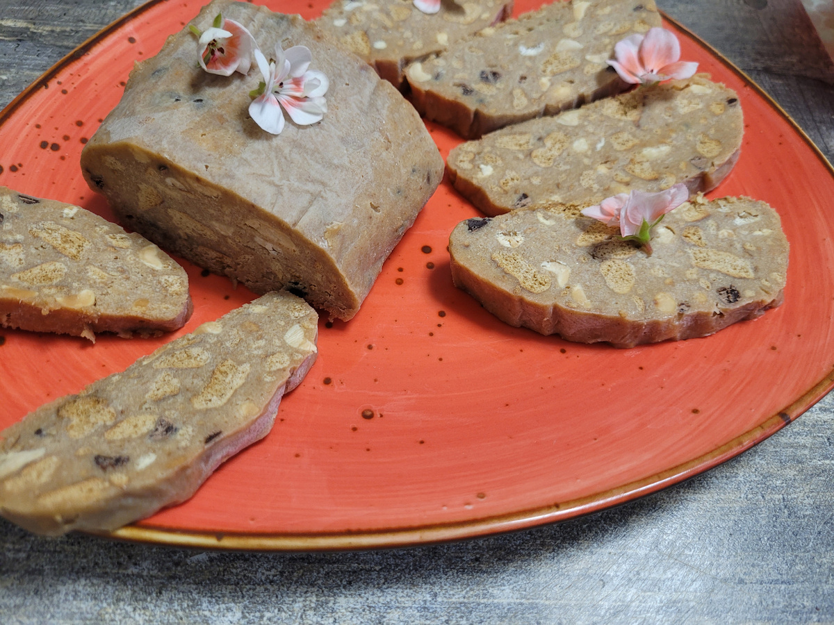 Фото автора.Сладкая колбаска, со вкусом молочных ирисок.