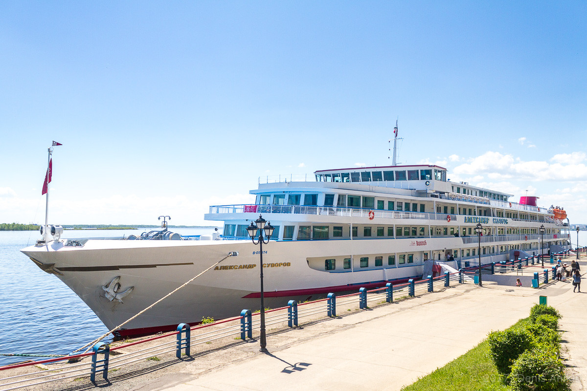 Фото с сайта Водоход. Мой теплоход. Одноместная каюта.