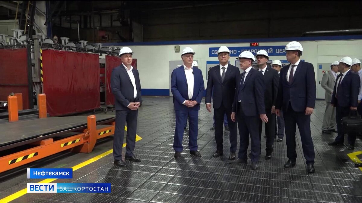    Радий Хабиров побывал с рабочей поездкой в Нефтекамске - репортаж "Вестей"