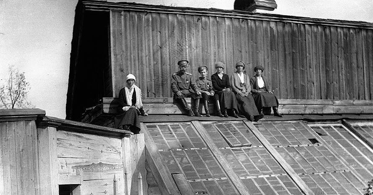 Царская семья в ссылке. Фото из сети Интернет