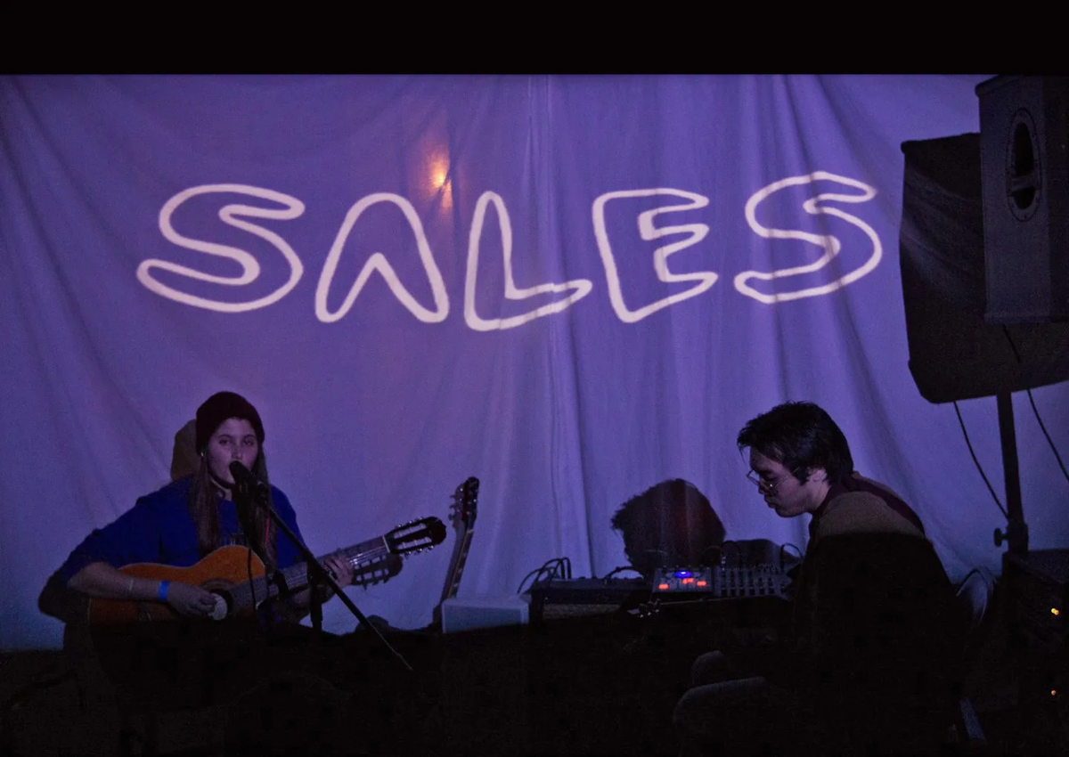 Одно из первых выступлений SALES в обычном Флоридском баре