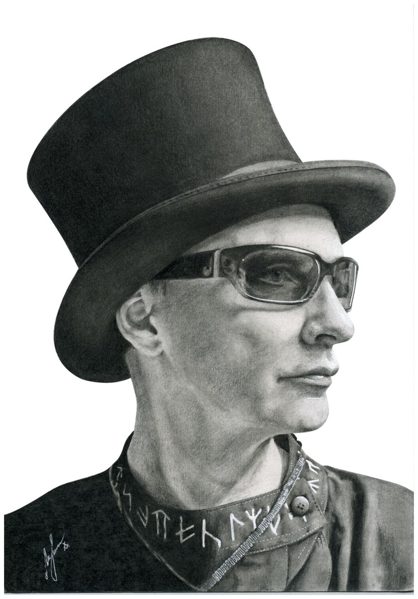 У нас только шляпы и очков нет, но это дело поправимое