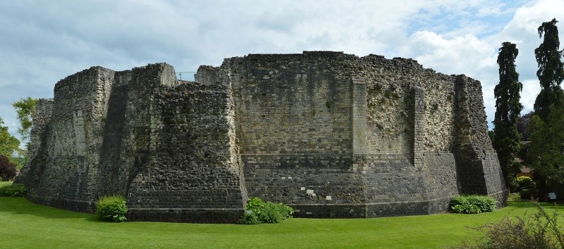 Руины замка Фарнхем.