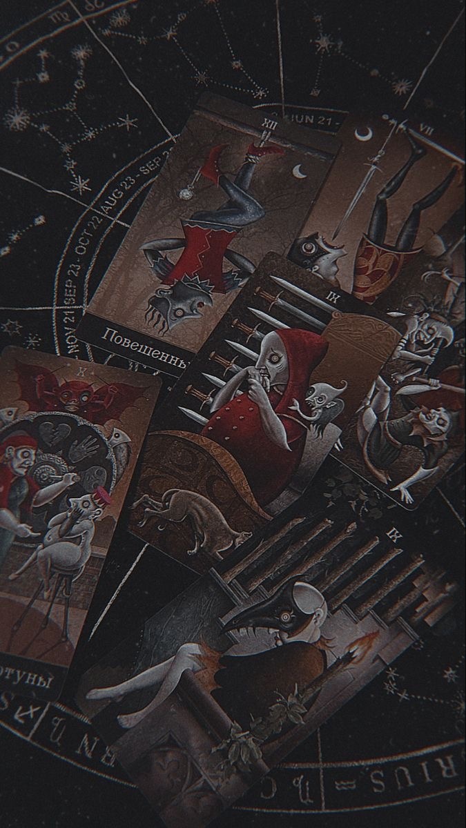 Также я делаю расклады на колоде "Безумная луна". Эта колода сделает глубокий психологический анализ, разберет Ваши травмы, страхи, комплексы, ночные кошмары, окунется в Ваш внутренний мир и очень подробно расскажет о Вашей личности. 