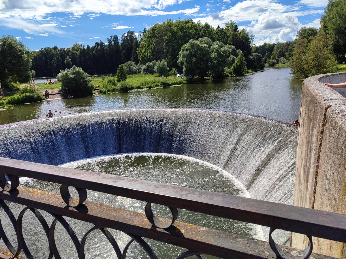 Село Ярополец Волоколамского городского округа Московской области. Координаты объекта: 56.141976, 35.833231.