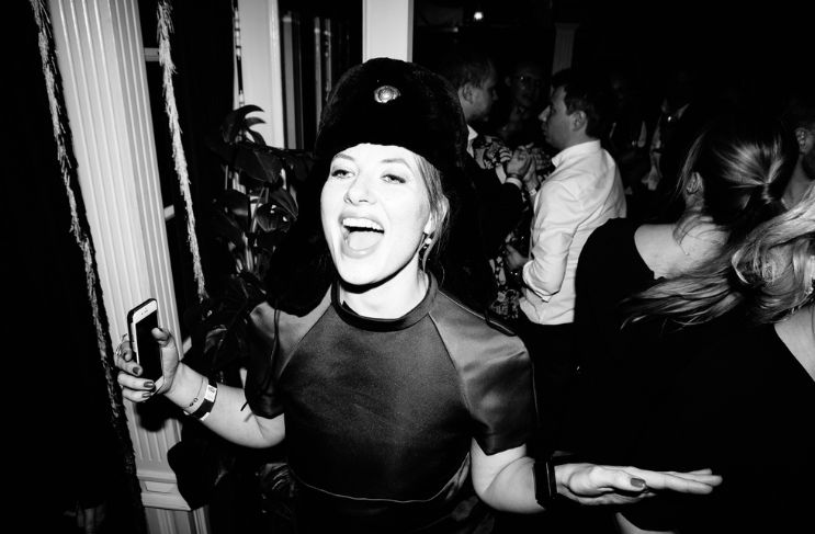 Одна из вечеринок, где зажигает генерал в юбке. 