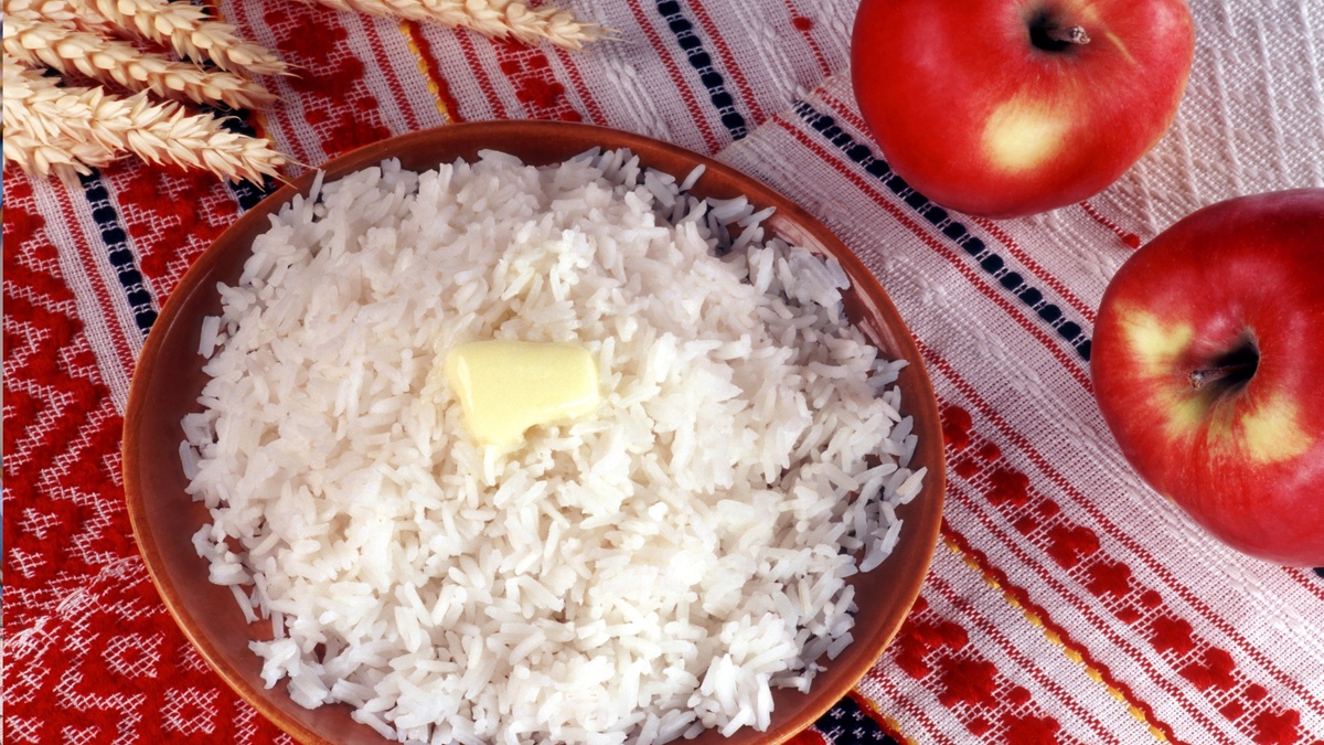 Рисовая каша с яблоками придаст сил и энергии на весь день. Фото:globallookpress.com / Anatoly Prososov