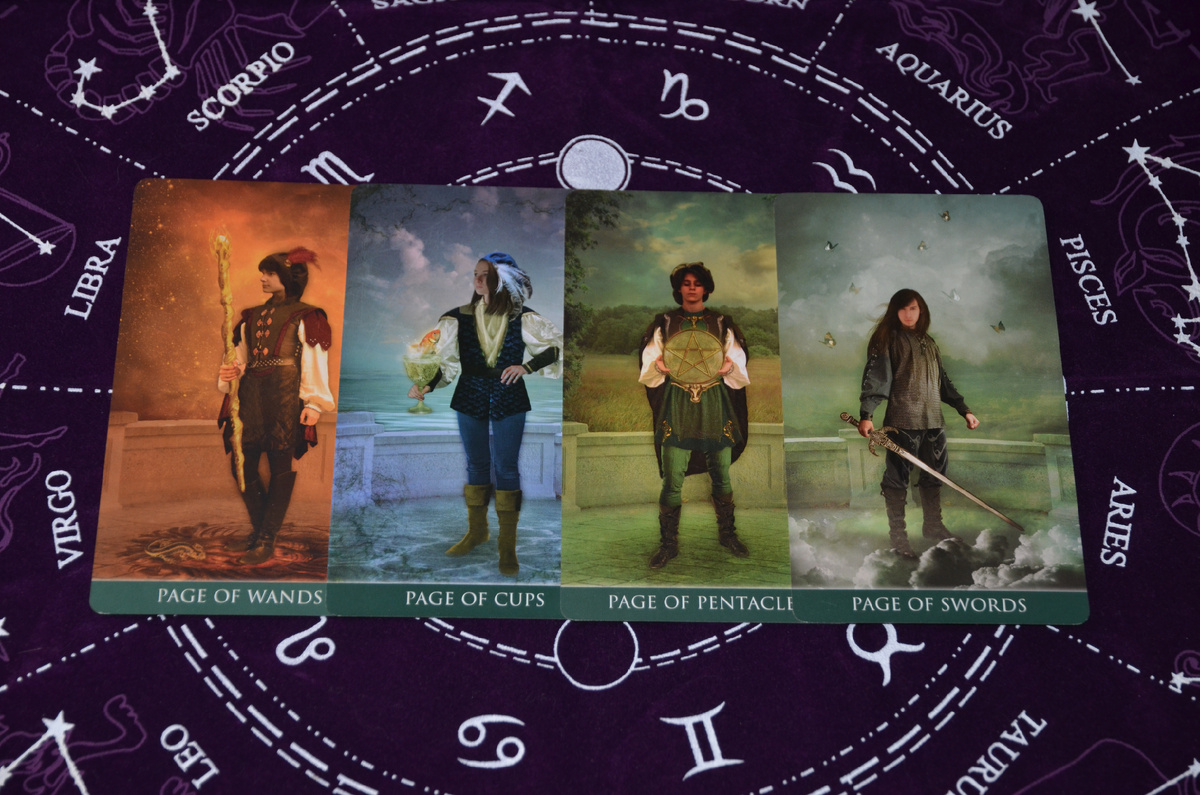 Магия и Таро простыми словами: Значения младших арканов: Пажи в Таро.