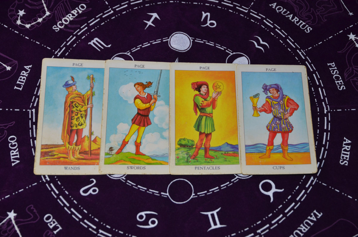 Магия и Таро простыми словами: Значения младших арканов: Пажи в Таро.