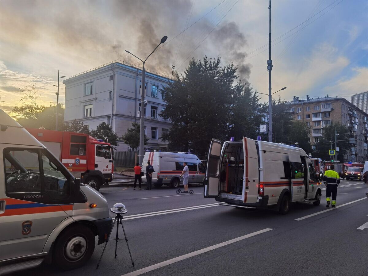    Пожар в Центре цифровизации образования в Москве© АГН "Москва" / Мобильный репортер