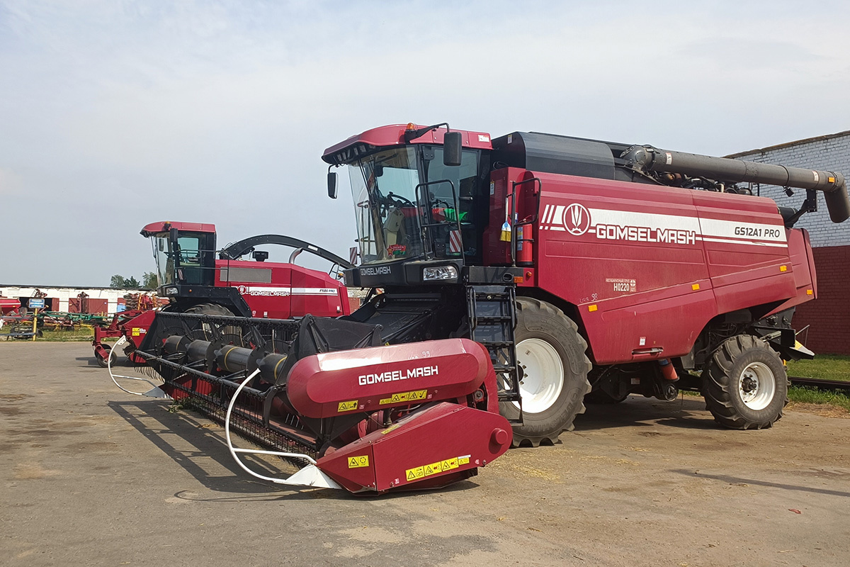    Специалисты КГК контролируют готовность зерноуборочной техники, качество уборки, доработки и хранения урожая