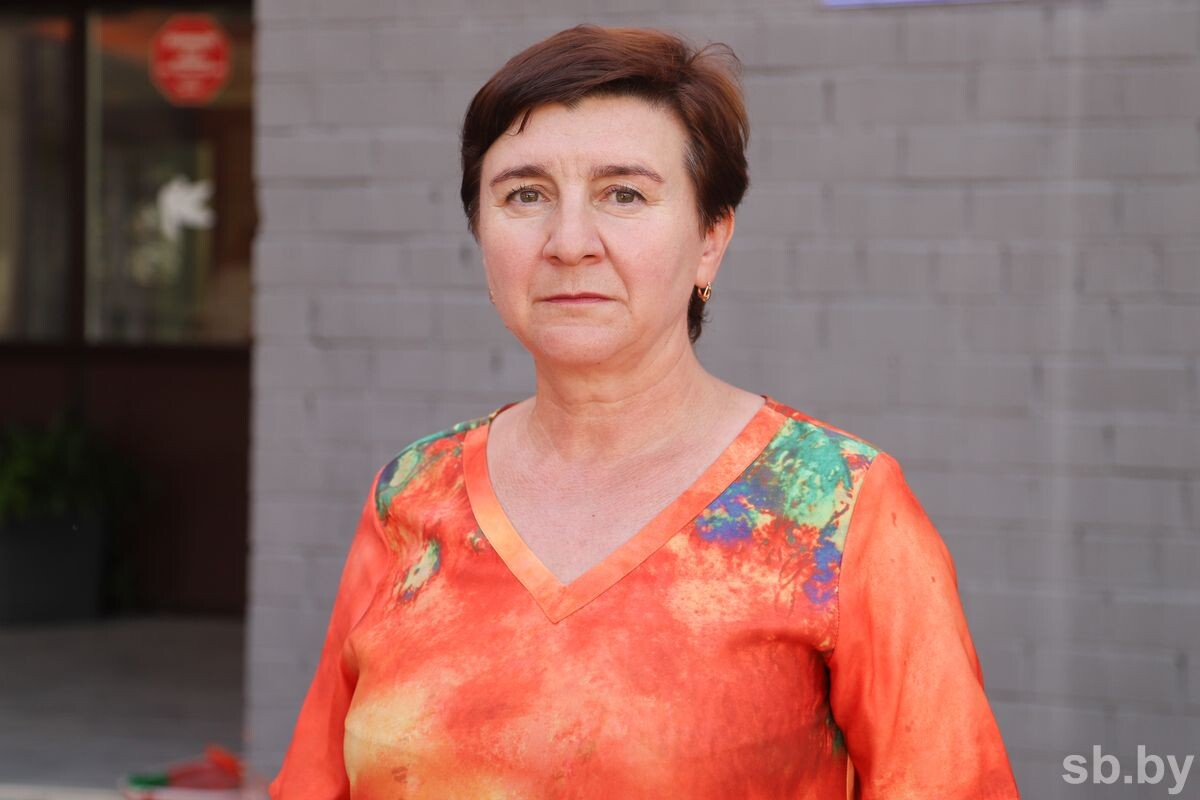    Получить трудовую книжку в 14 — легко: как этим летом трудятся старшеклассники